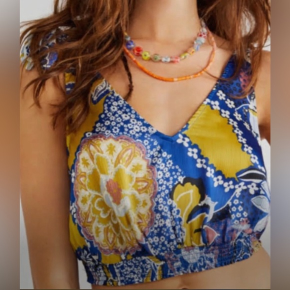 ‘Weekend in Montauk’ Vibrant Crop​ Top - Picture 6 of 11